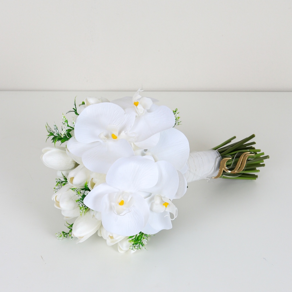 Léa – White Orchid Bridal Bouquet