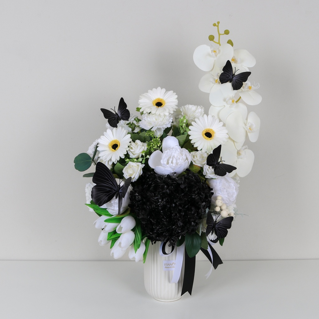 Black Butterflies Vase