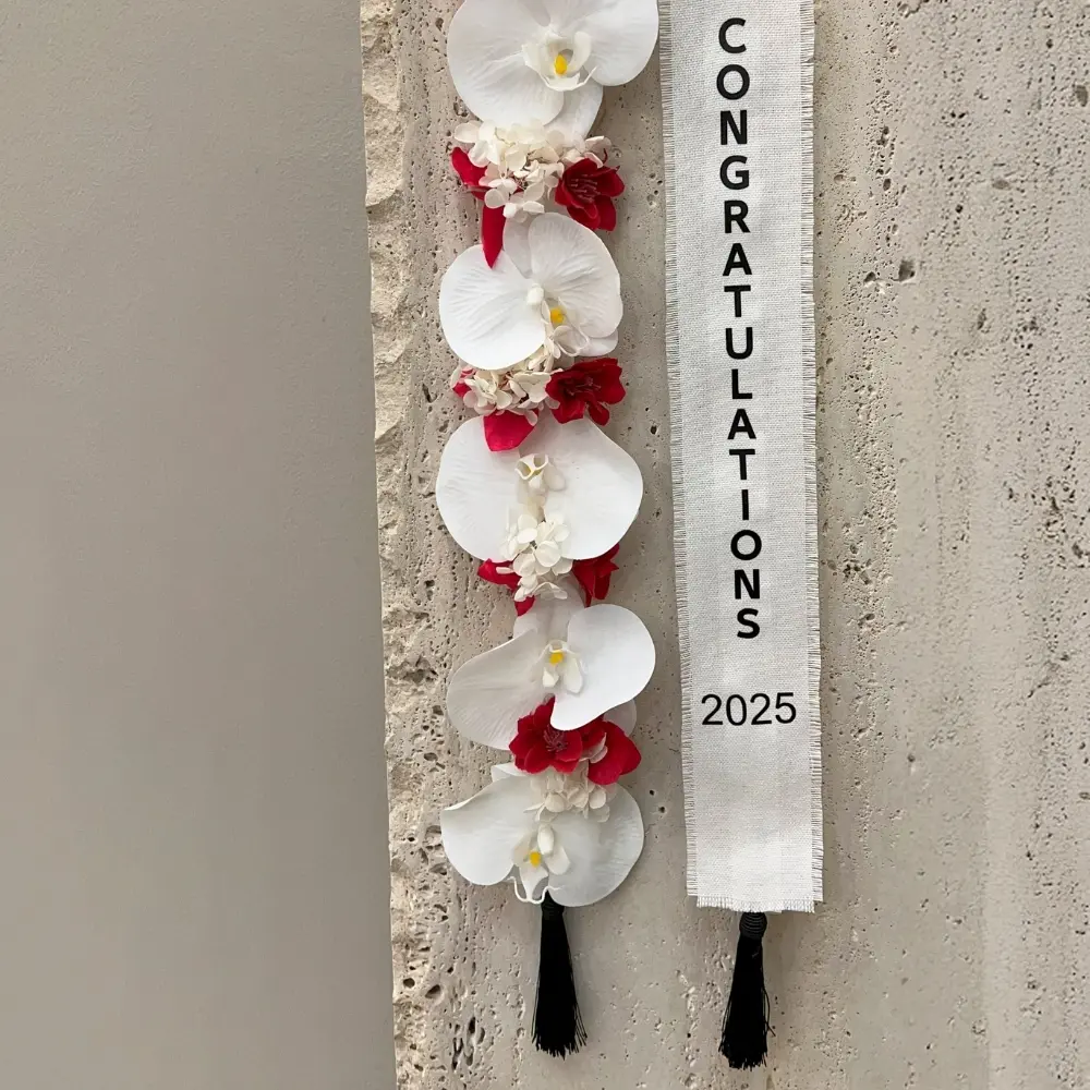  White Elegance Graduation Garland