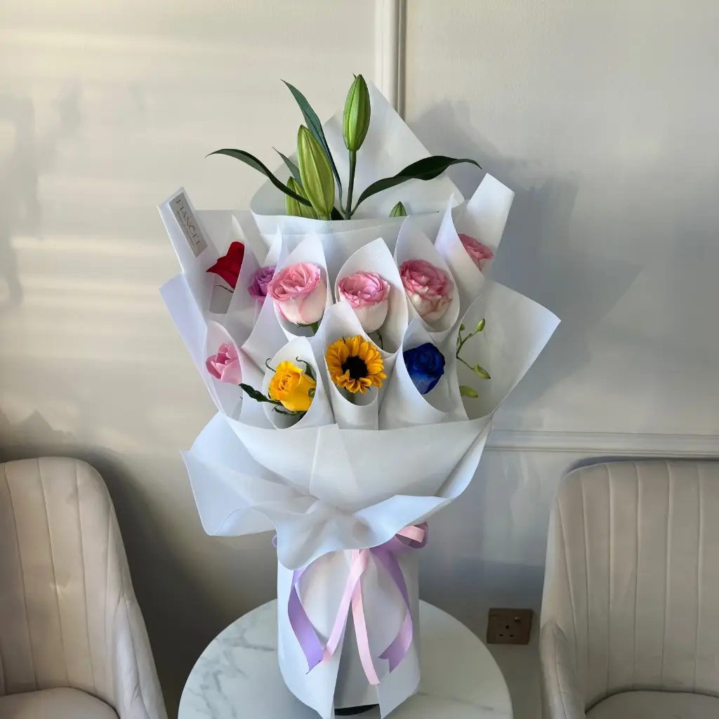  Soft Color Harmony Bouquet