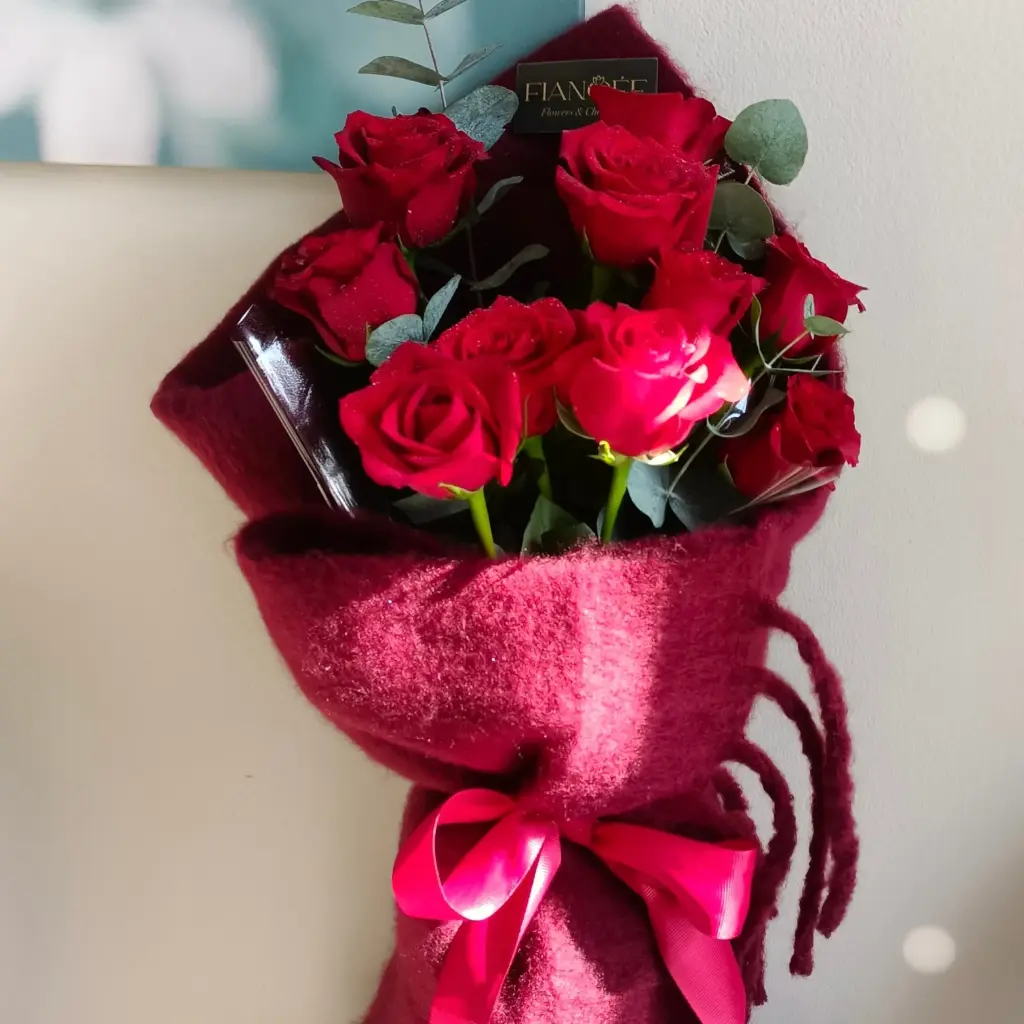  Elegant Red Roses Bouquet