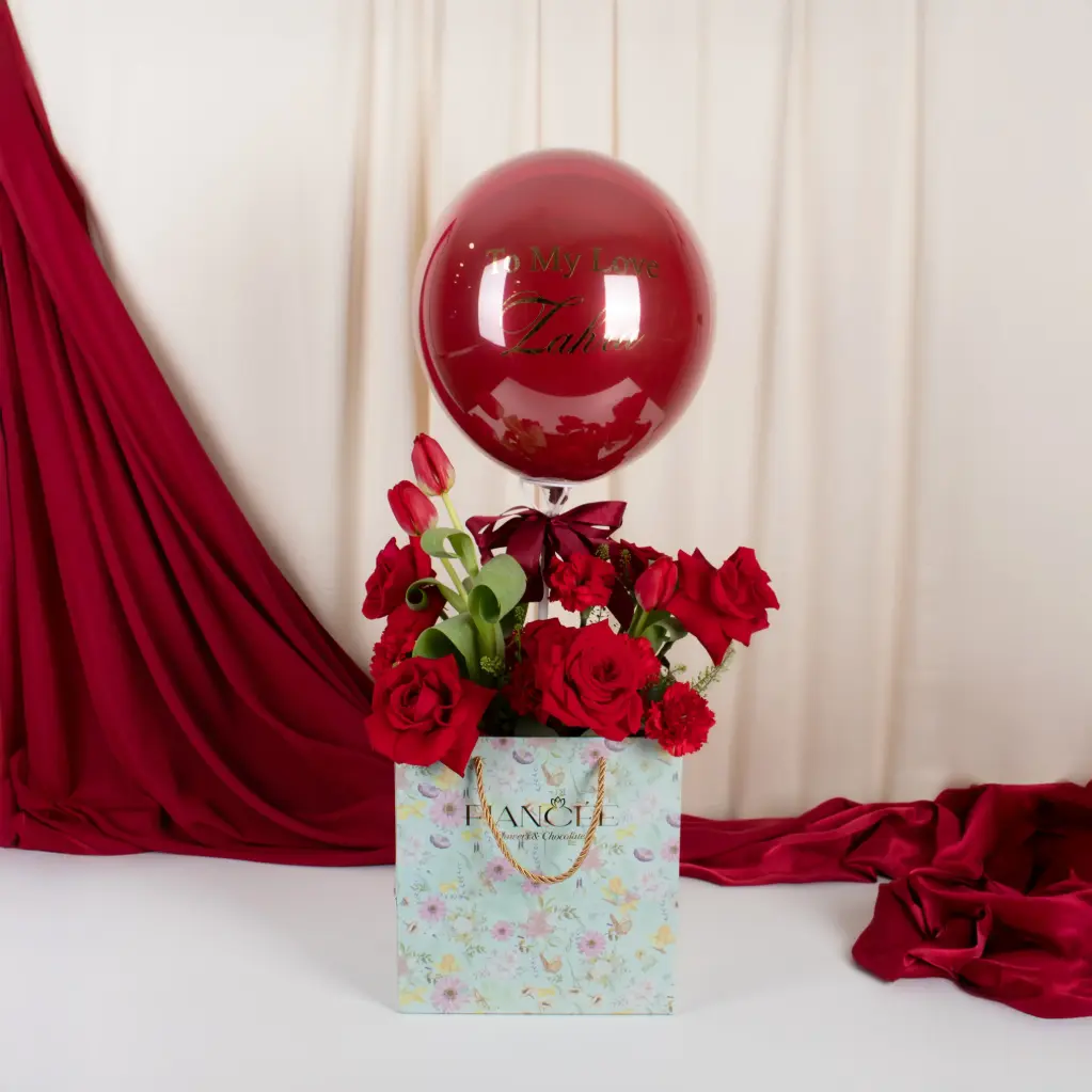  Fiancée Signature Red Bouquet