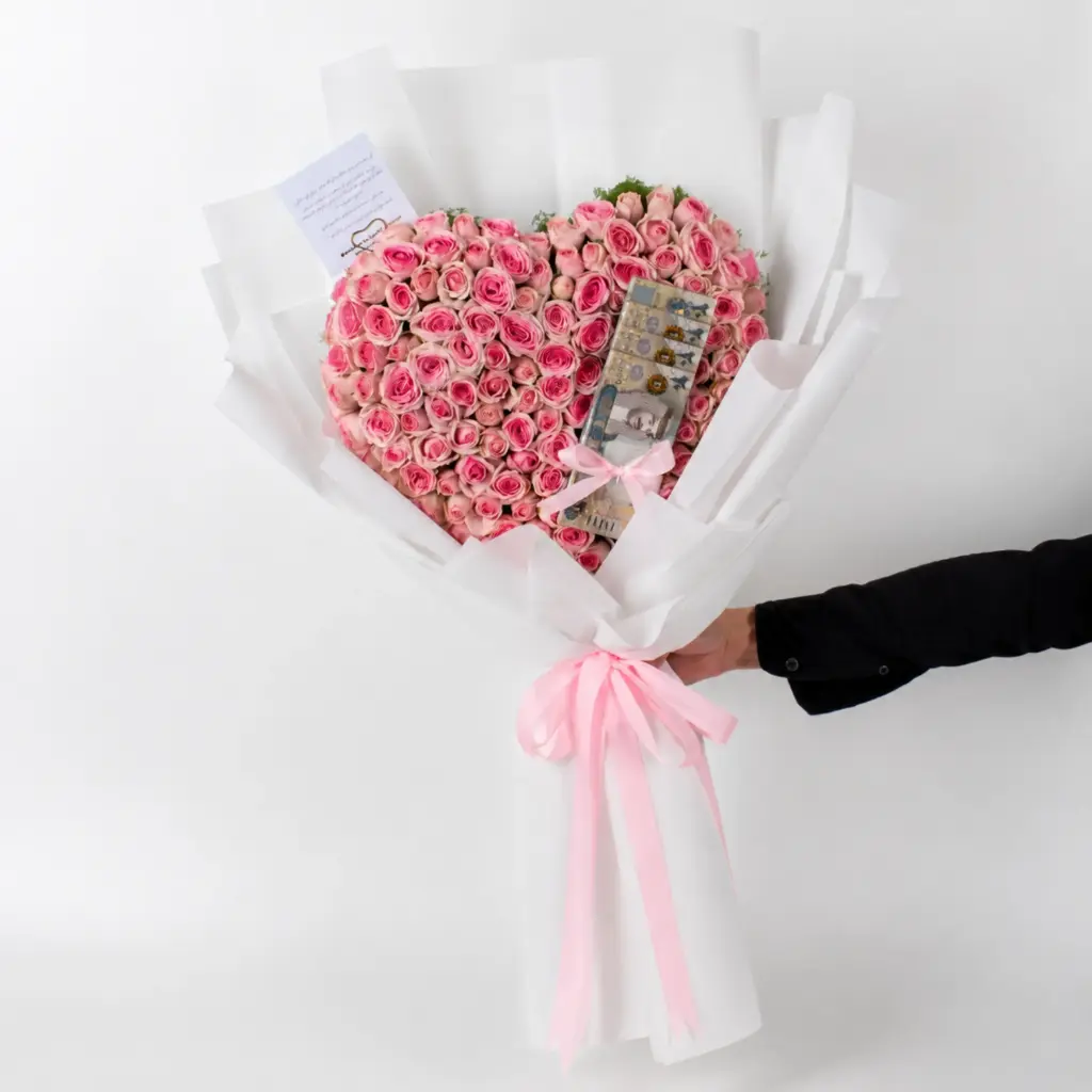  Heart of Roses Bouquet