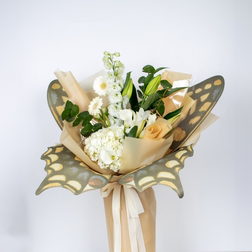 أجنحة الفراشة الذهبية