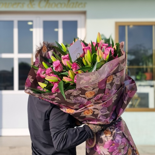 الربيع في يدك