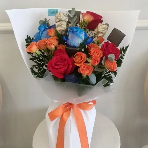  باقة شوكولاتة وزهور